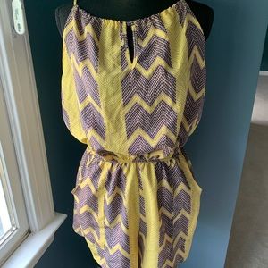 Hi-neck jumper/romper